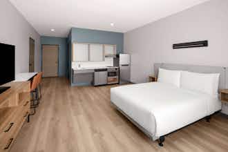 Hotel StudioRes Fort Myers photo 2