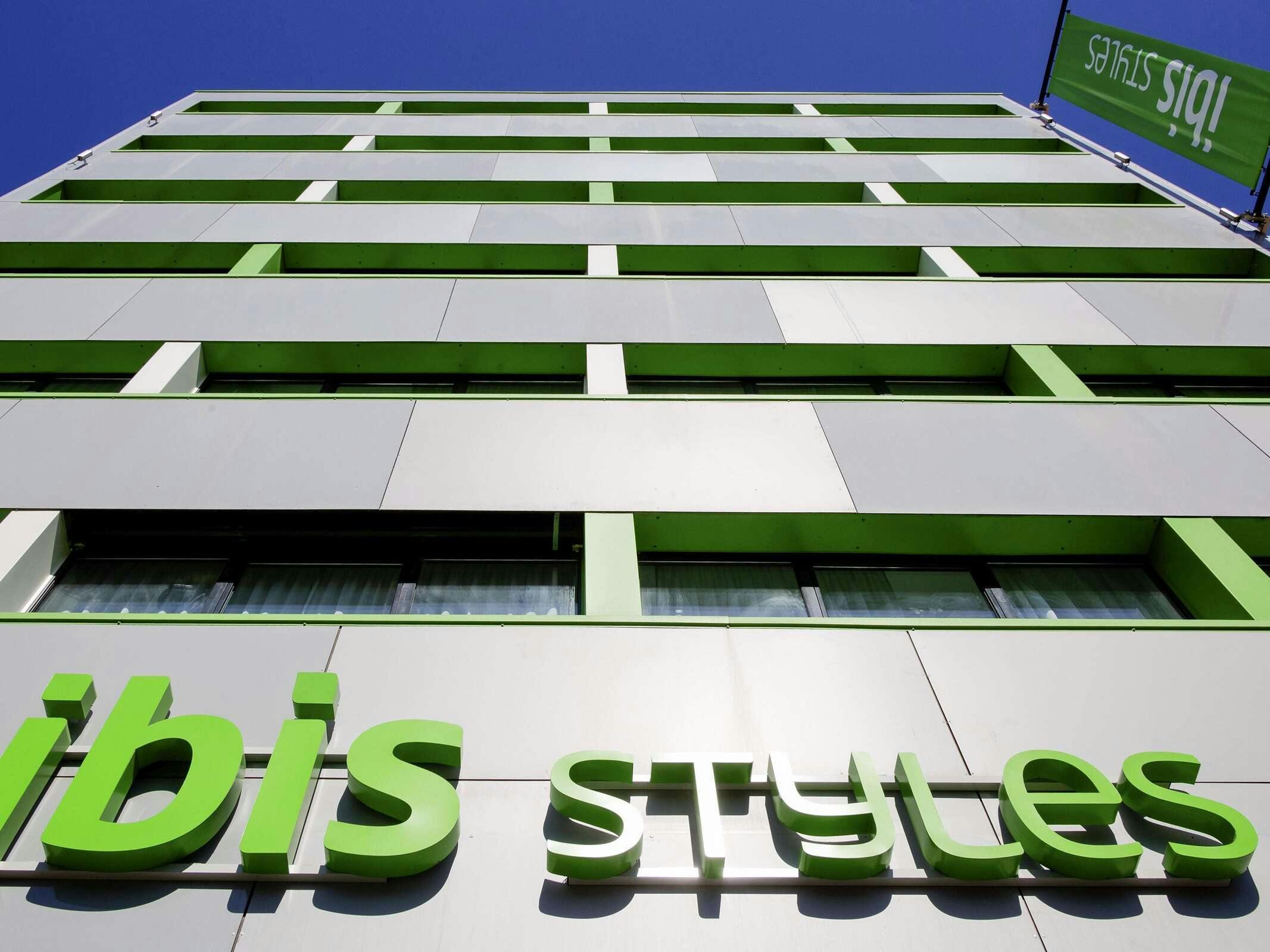 Hotel Ibis Styles Clermont Ferrand Gare photo 4