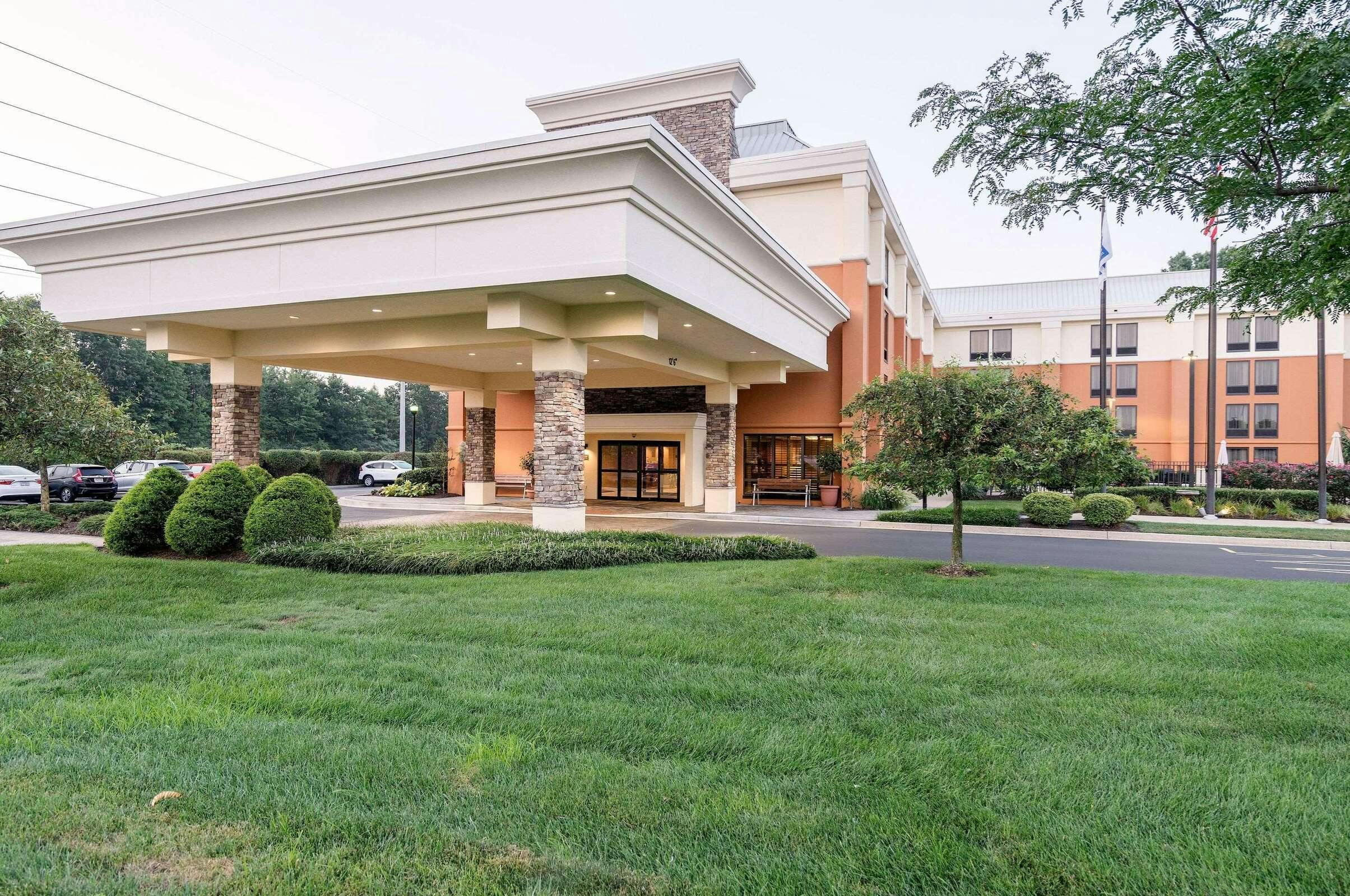 Comfort Inn & Suites Newark - Wilmington