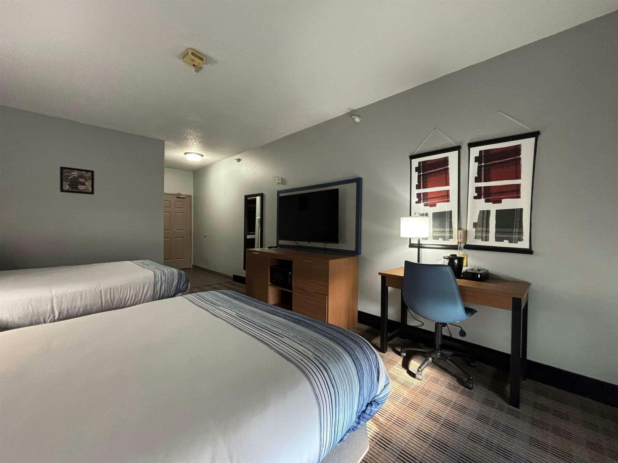 Hotel AmericInn by Wyndham Galesburg photo 4