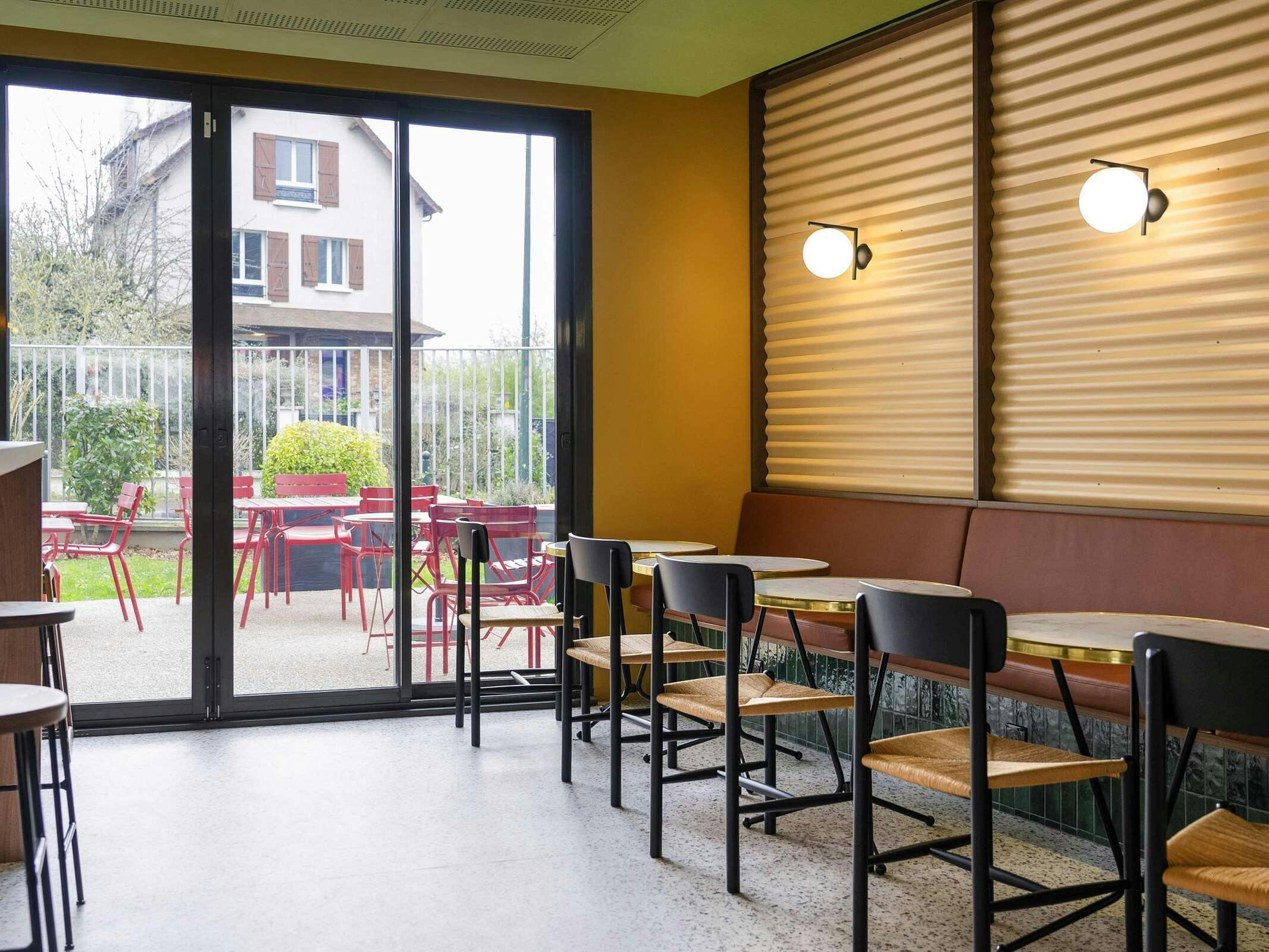 Hotel Ibis Styles Versailles Saint Quentin En Yvelines photo 1