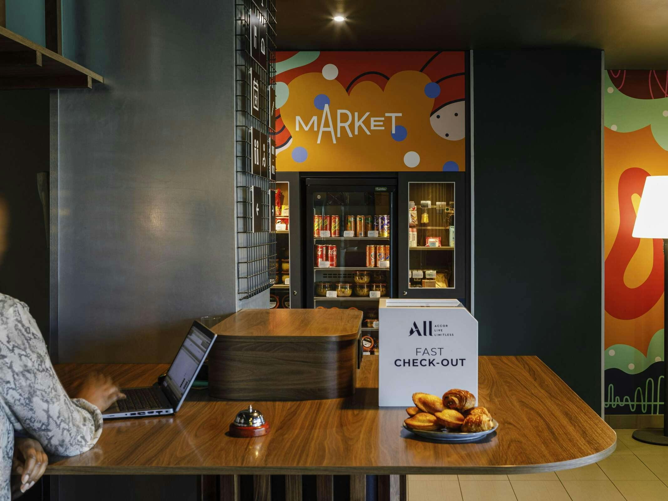 Hotel Ibis Lyon Est Meyzieu photo 1