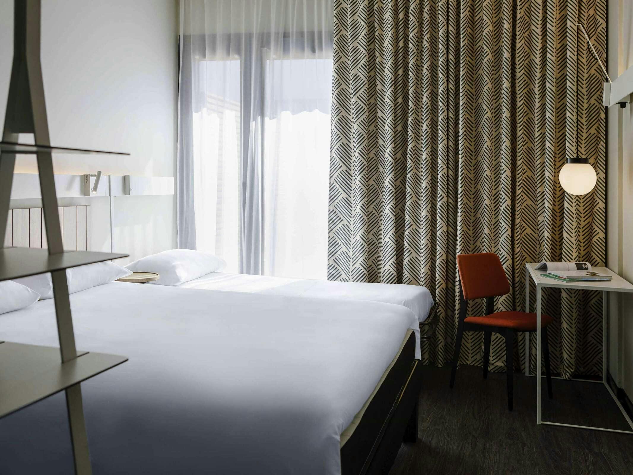 Hotel Ibis Lyon Est Meyzieu photo 2