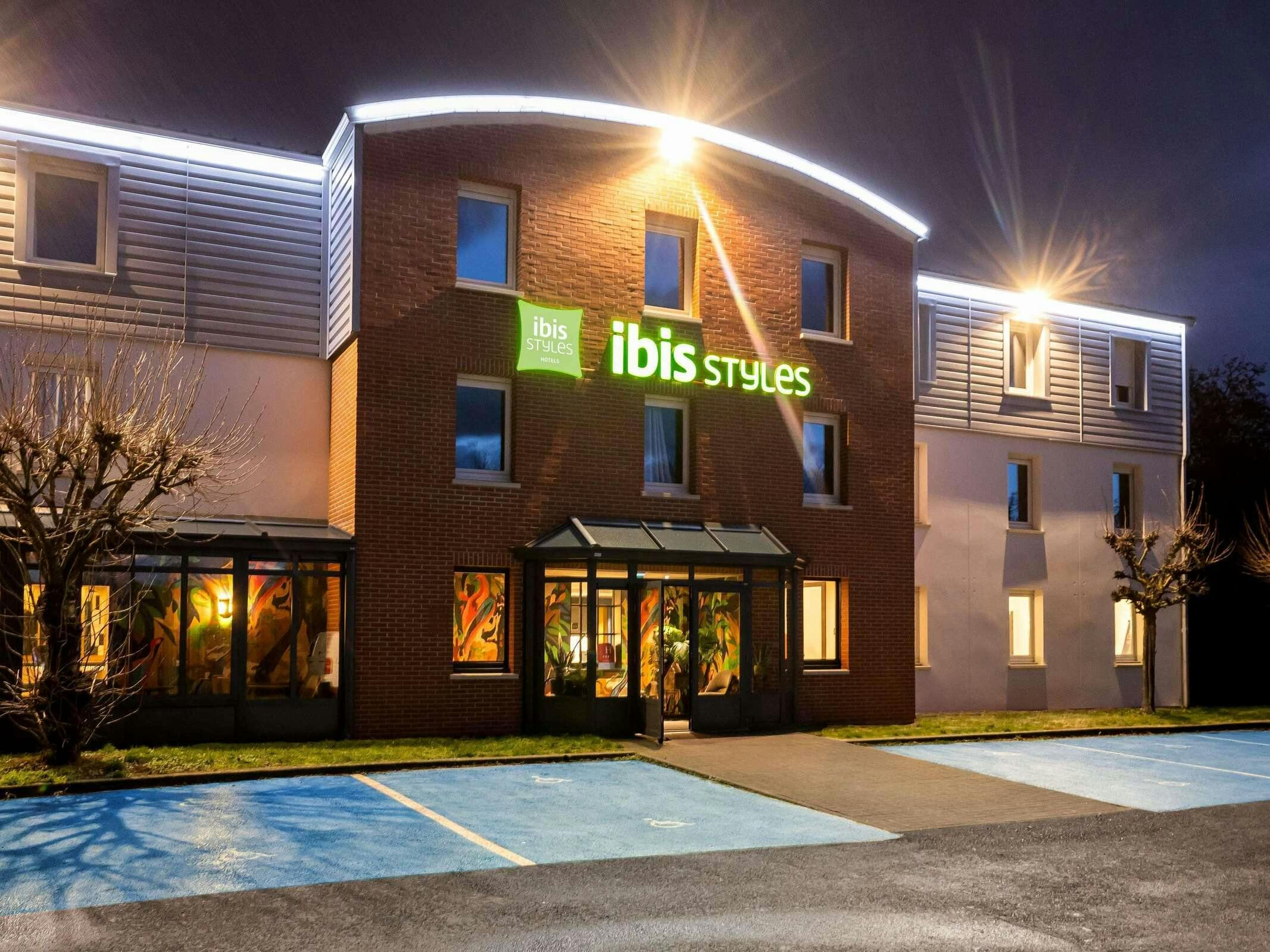 Hotel Ibis Styles Saint Quentin photo 1