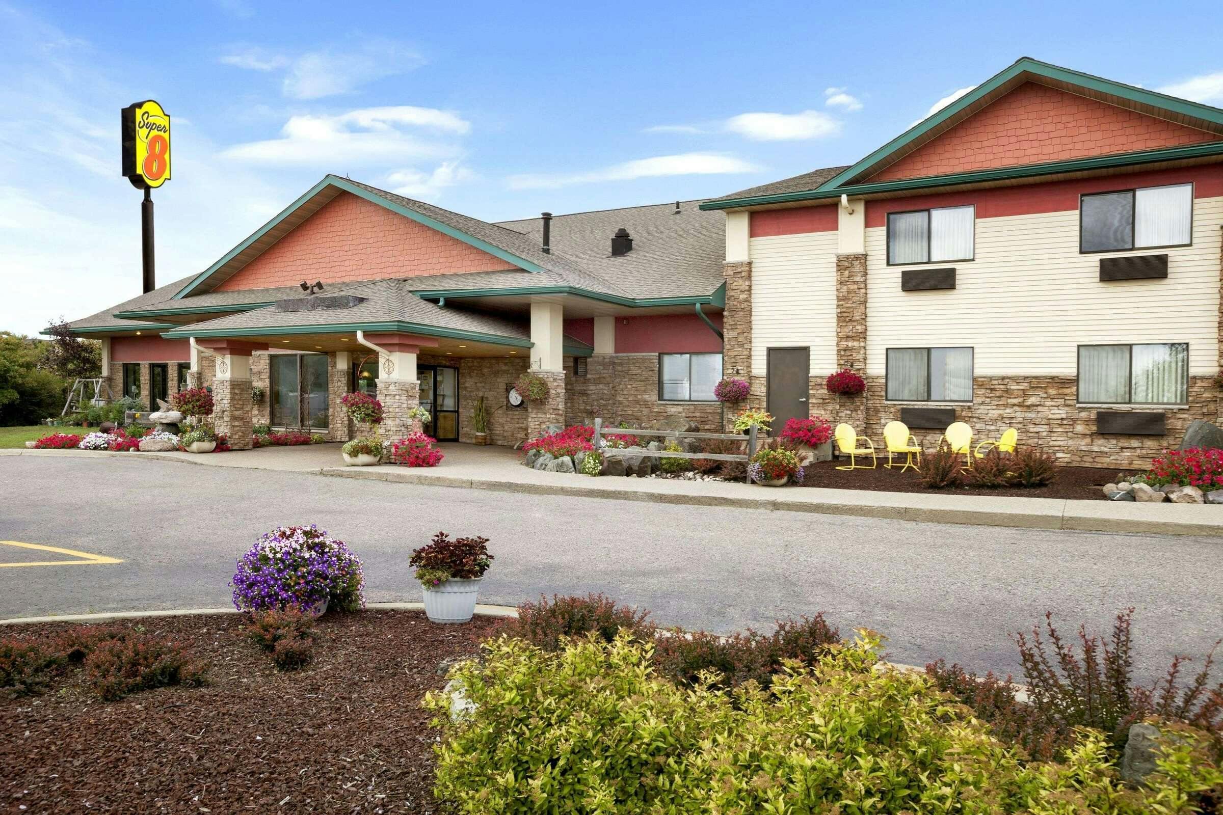 Super 8 Eveleth