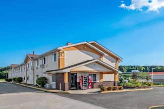 Hotel Super 8 by Wyndham Franklin photo 2