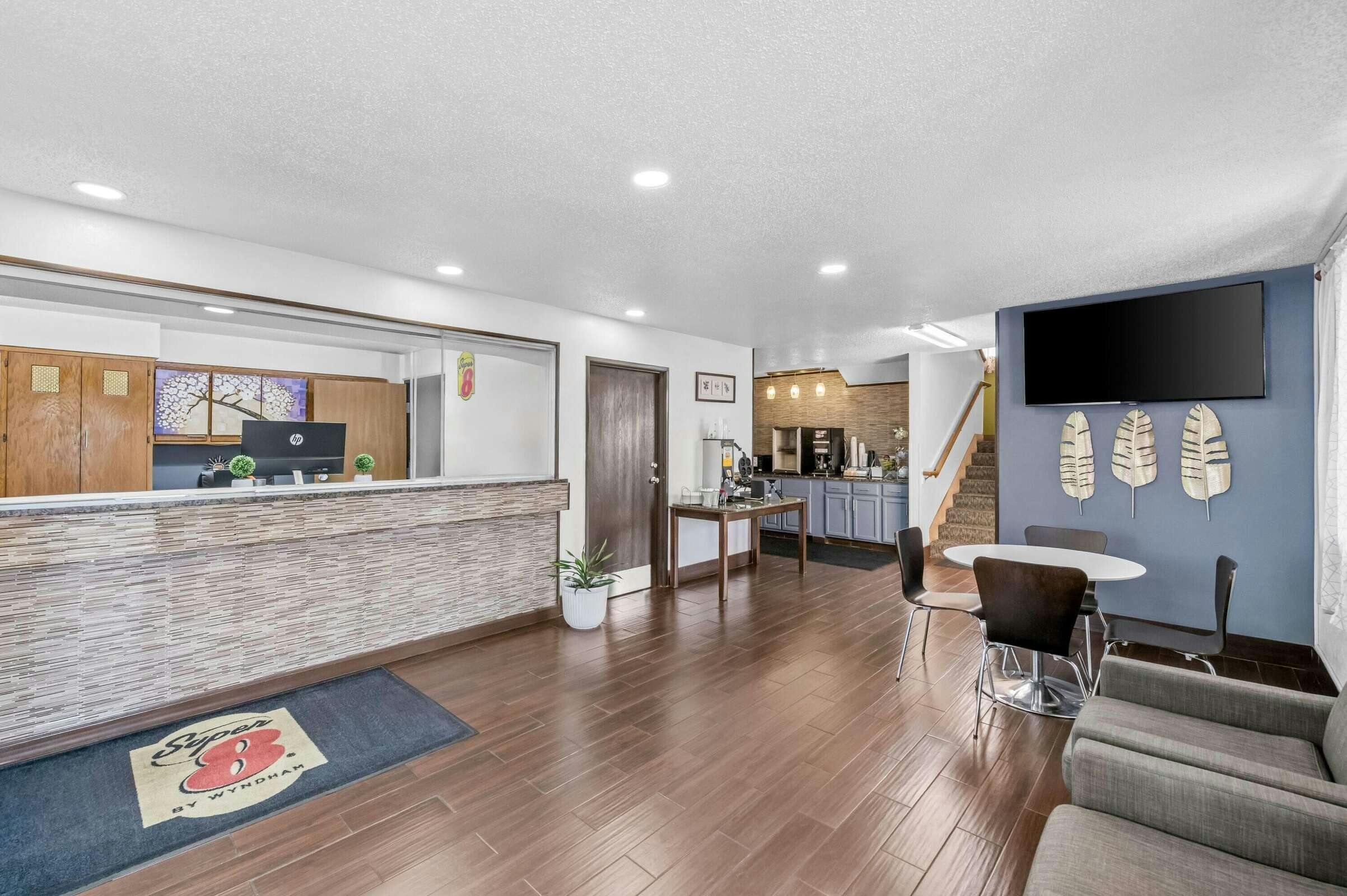 Hotel Super 8 by Wyndham Franklin photo 3