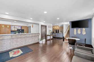 Hotel Super 8 by Wyndham Franklin photo 3