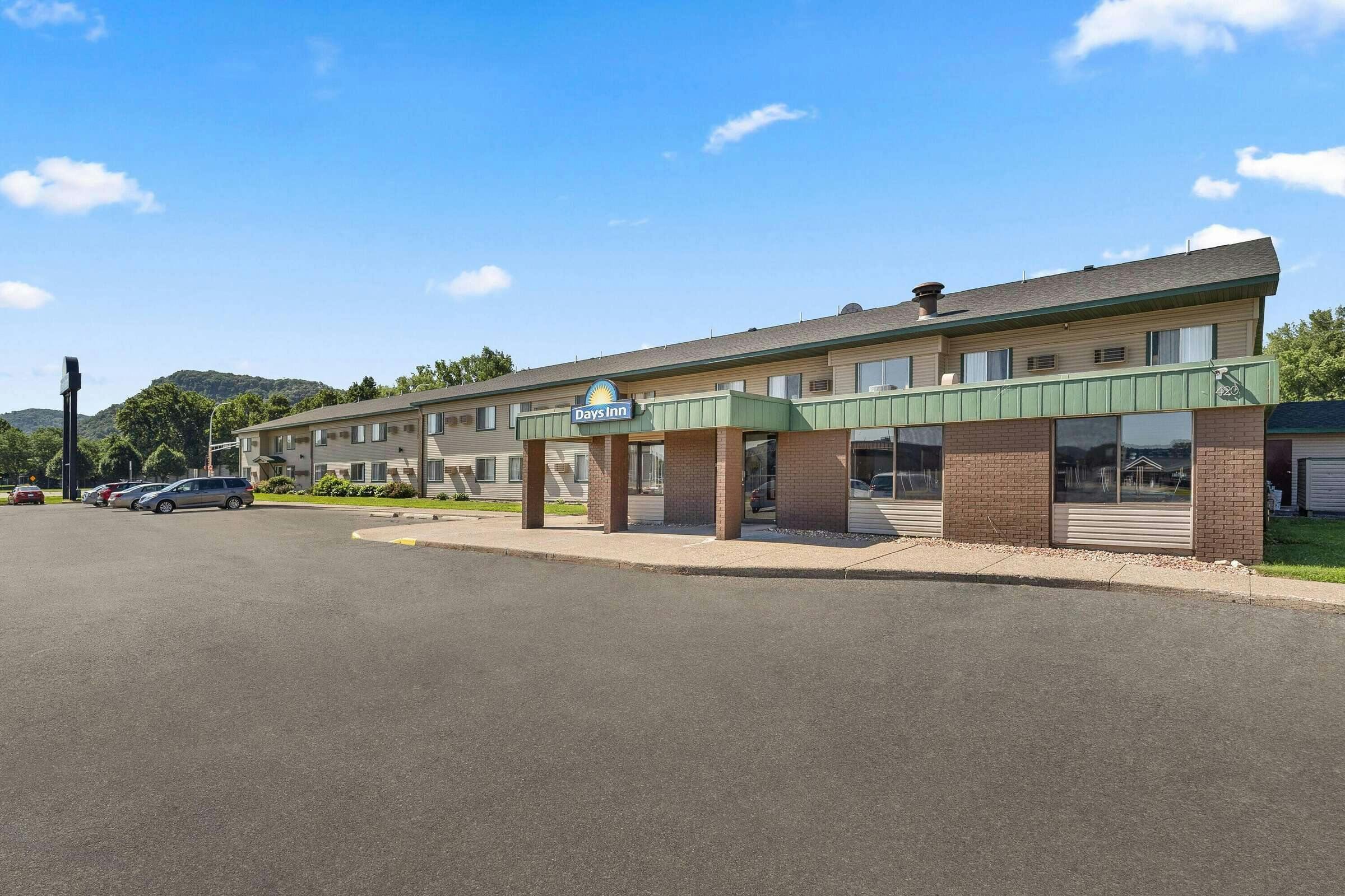 Hotel Days Inn Winona photo 1