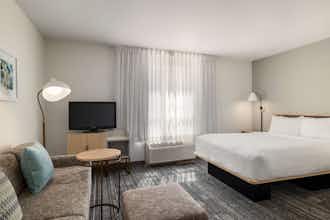 Hotel TownePlace Suites Detroit Dearborn photo 1