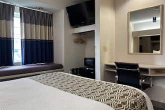 Hotel Microtel Inn Champaign photo 1