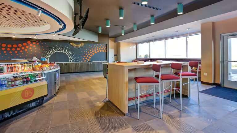 Hotel Tru by Hilton Monroe OH photo 4