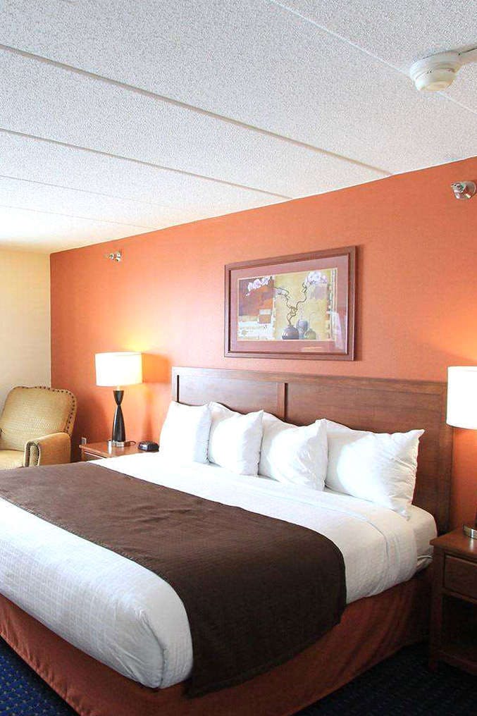 Hotel AmericInn by Wyndham Cedar Rapids Airport photo 3