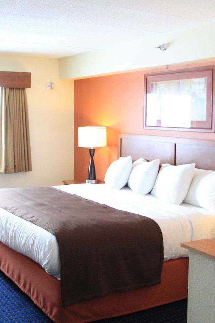 Hotel AmericInn by Wyndham Cedar Rapids Airport photo 5