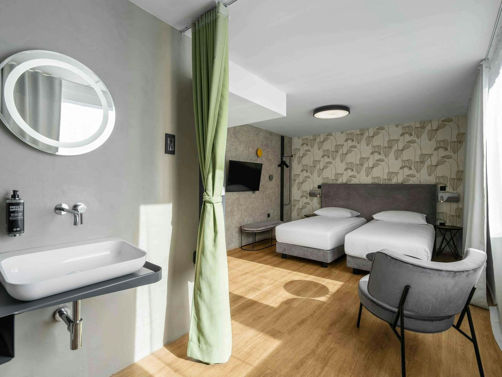Hotel Ibis Styles Ljubljana Centre photo 3