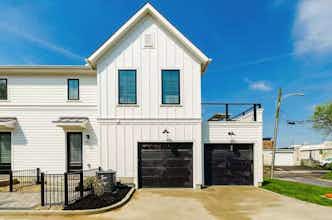 Hotel Jungle House Designer Residences – Downtown Columbus photo 4