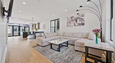 Jungle House Premier Residences – Downtown Columbus & Short North