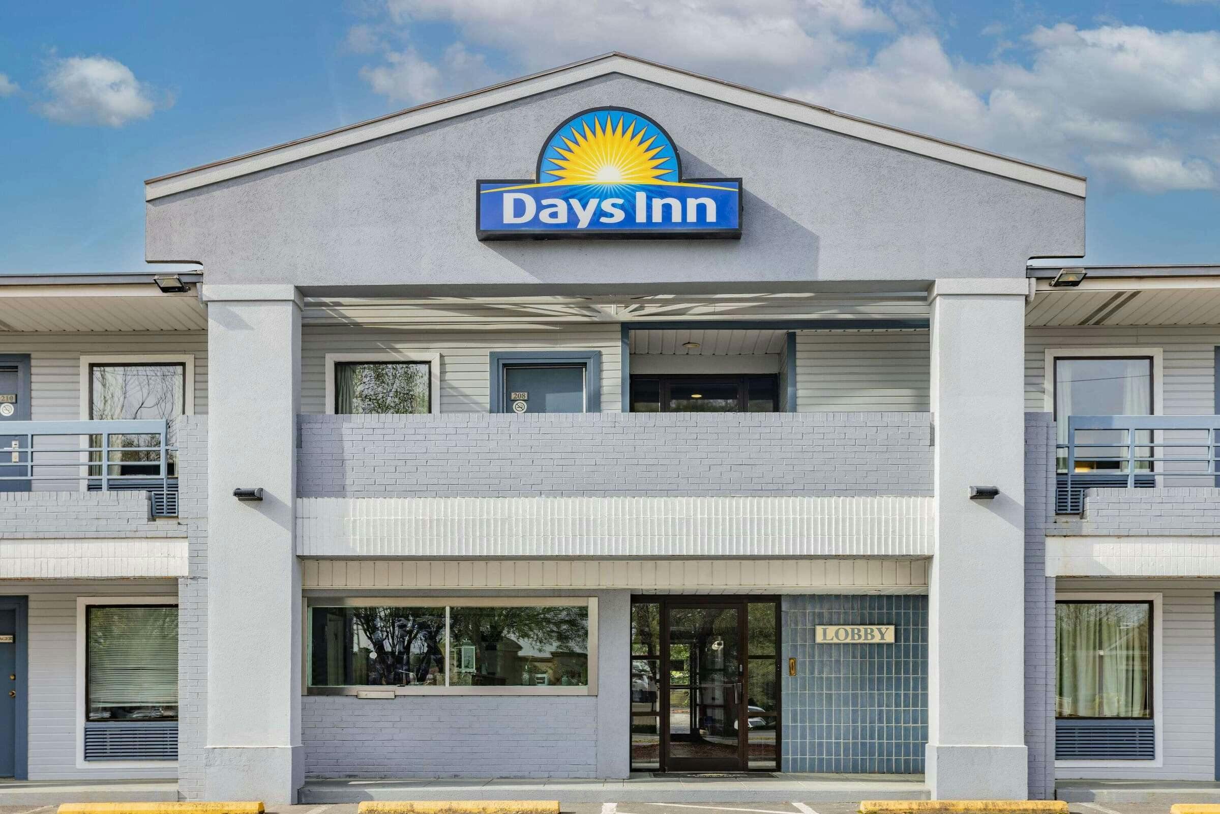 Hotel Days Inn Raleigh Crabtree photo 2