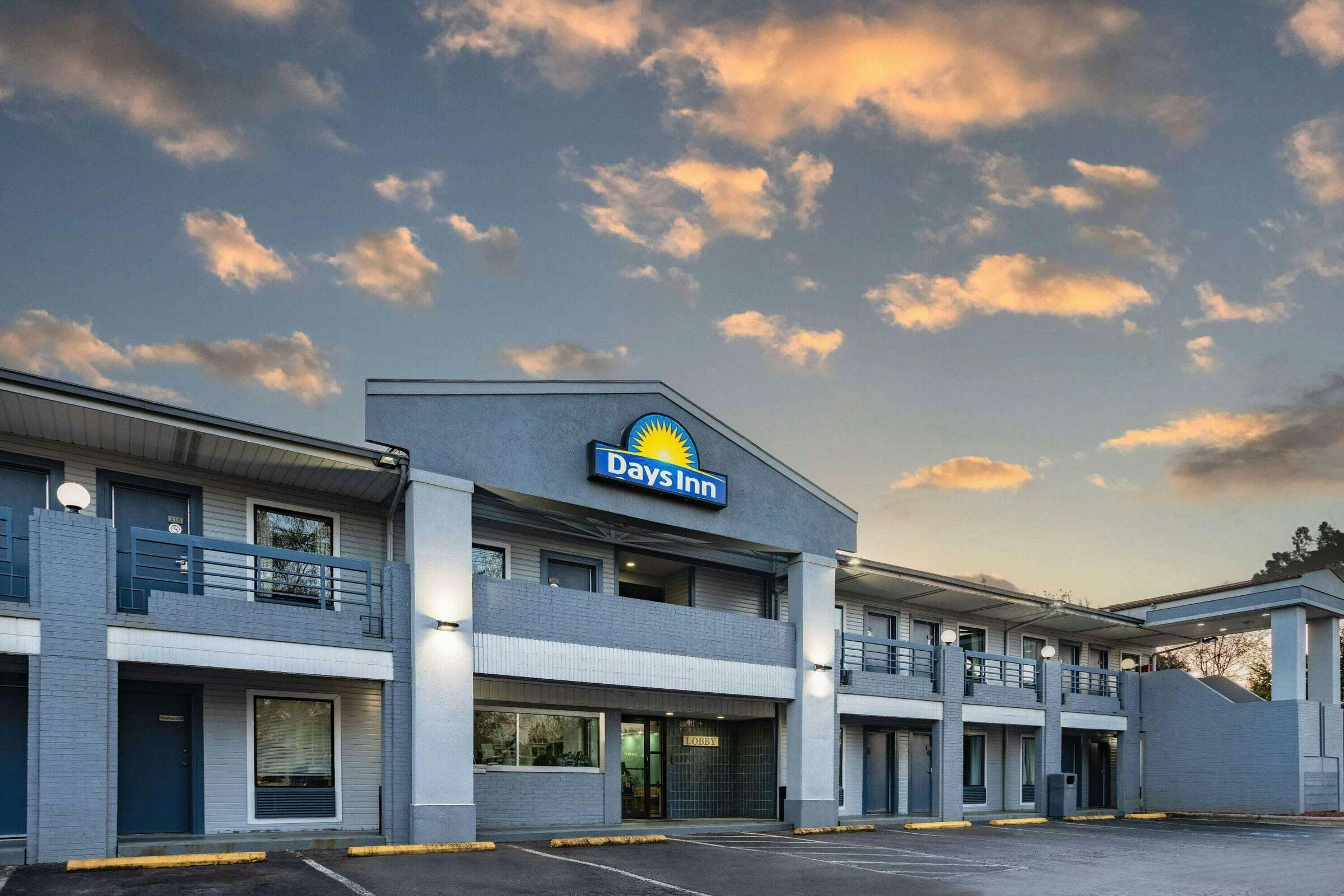 Hotel Days Inn Raleigh Crabtree photo 3