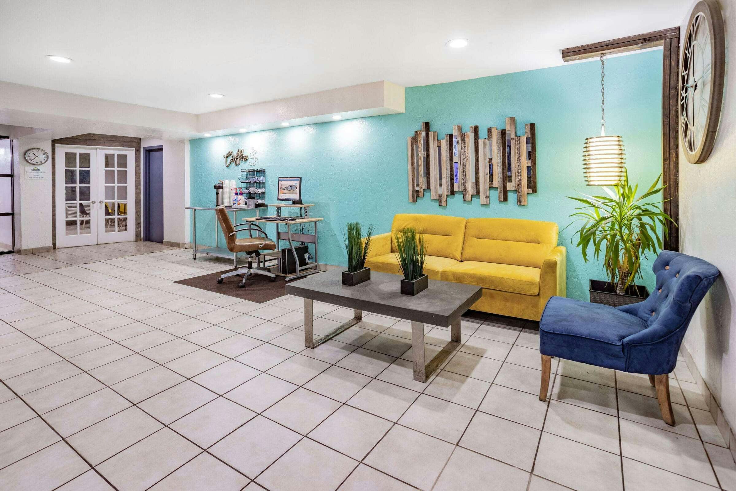 Hotel Days Inn Raleigh Crabtree photo 5