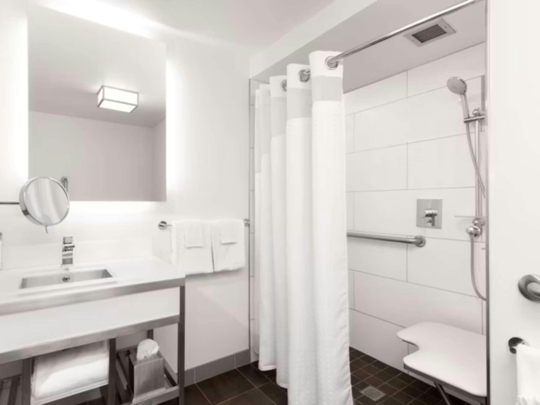 Hotel Holiday Inn Chicago Dwtn-Wolf Point photo 4