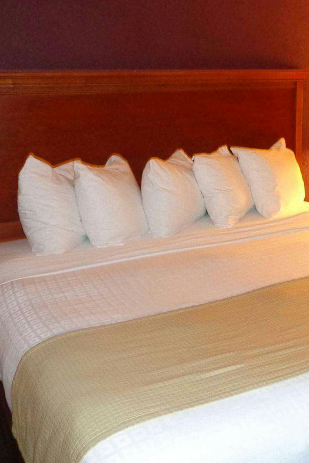 Hotel AmericInn Marshall photo 1