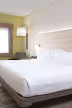 Hotel Holiday Inn Express Louisville Northeast photo 1