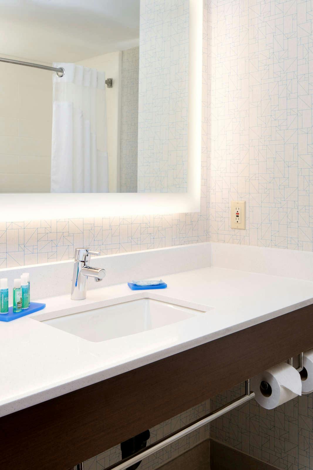 Hotel Holiday Inn Express Louisville Northeast photo 5