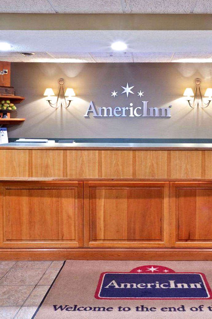 Hotel AmericInn by Wyndham Madison SD photo 3