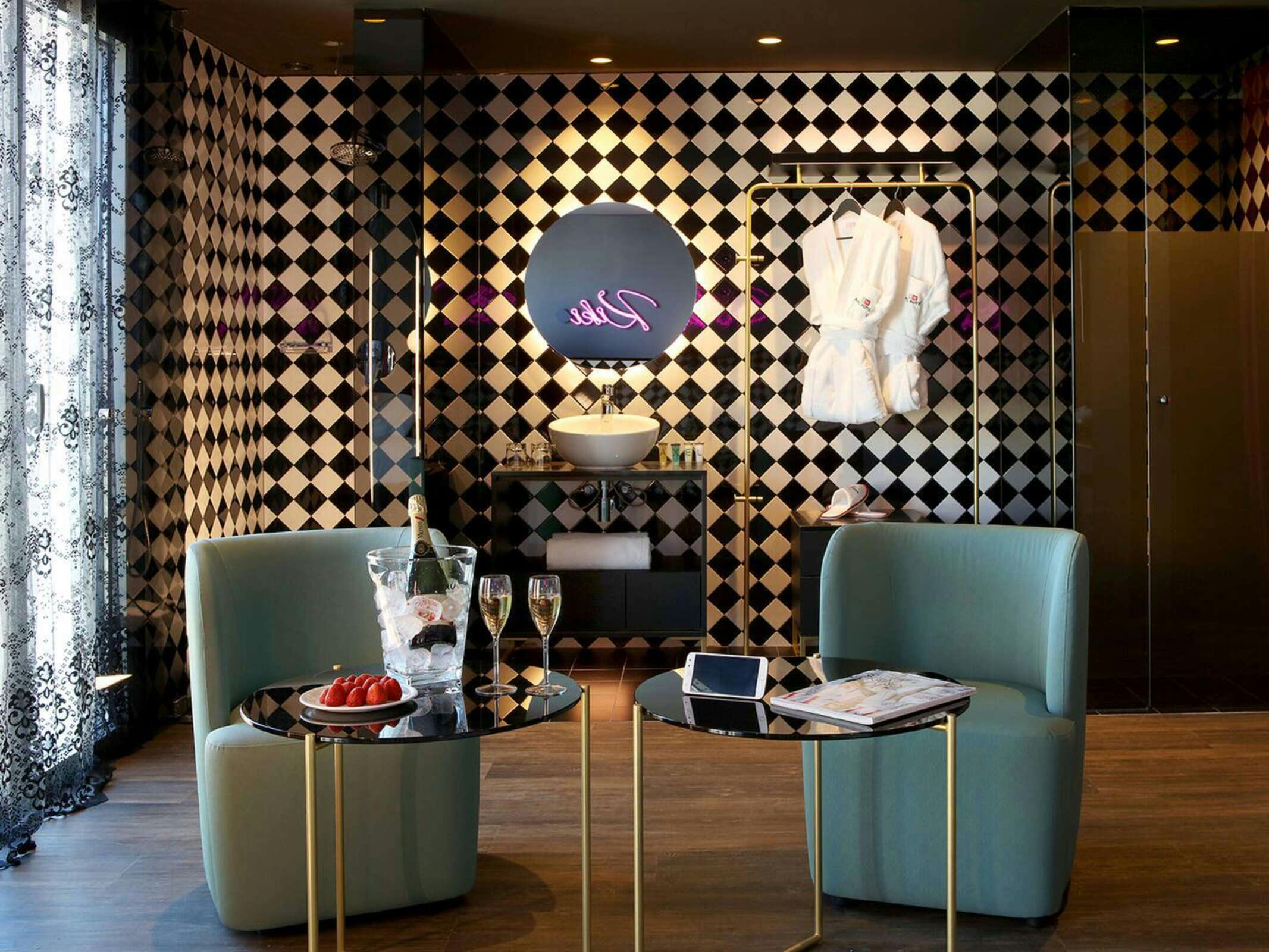 Hotel Axel Hotel Madrid - Adults Only photo 4