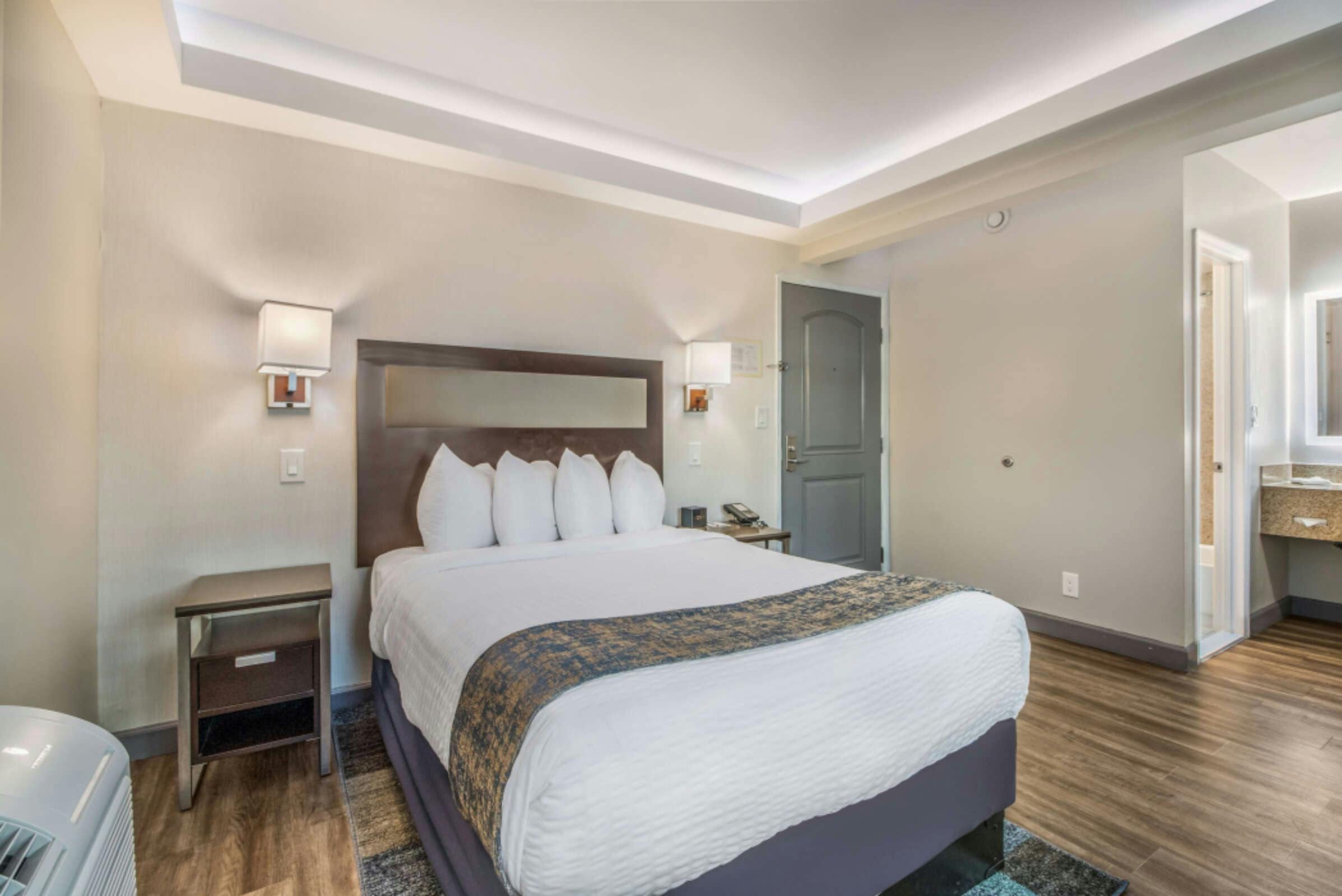 Hotel Inn at 50 Long Beach Convention Center photo 2