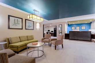 Hotel Baymont Henderson NE Denver photo 3