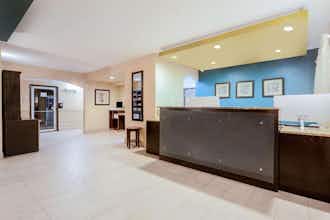 Hotel Baymont Henderson NE Denver photo 5