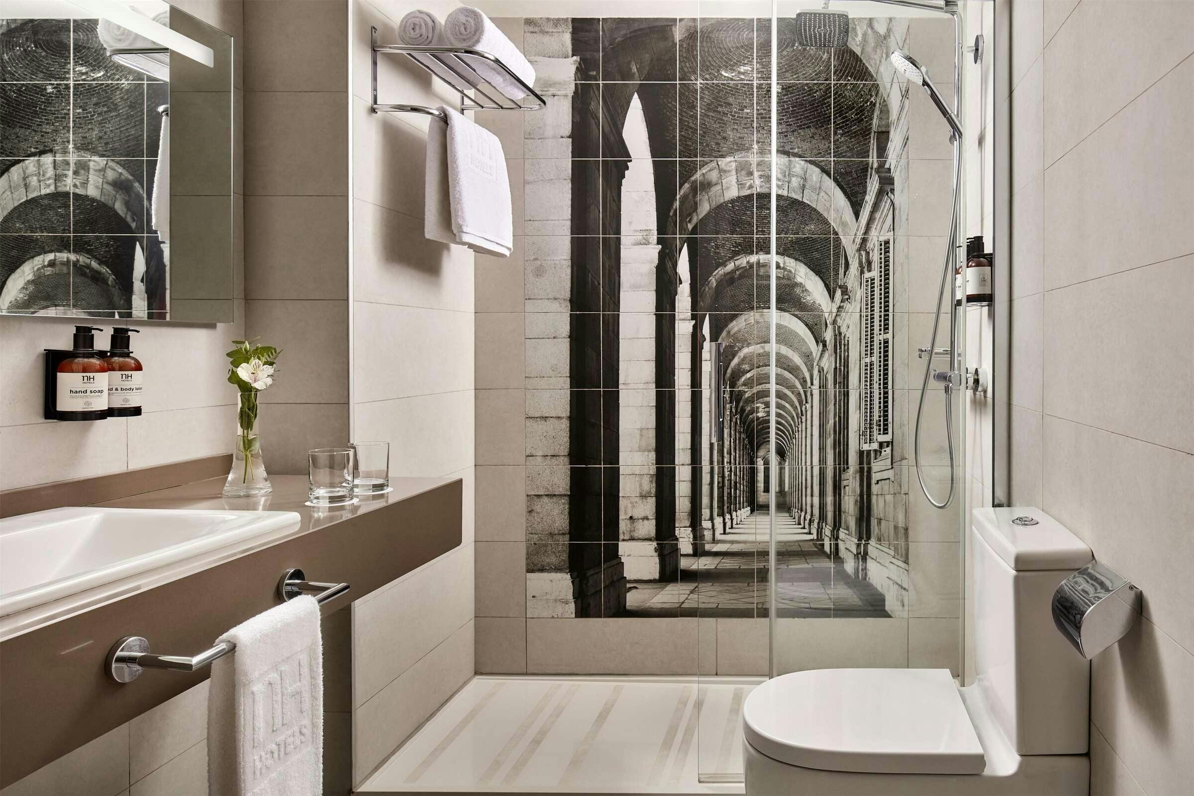 Hotel NH Madrid Zurbano photo 4