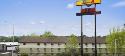 Super 8 Portland Airport