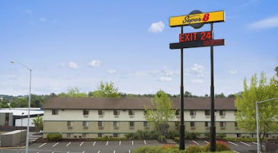 Super 8 by Wyndham Portland Airport