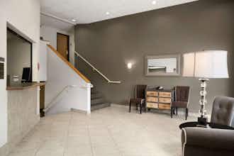 Hotel Super 8 Portland Airport photo 1