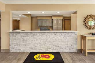 Hotel Super 8 by Wyndham Ankeny/Des Moines Area photo 1