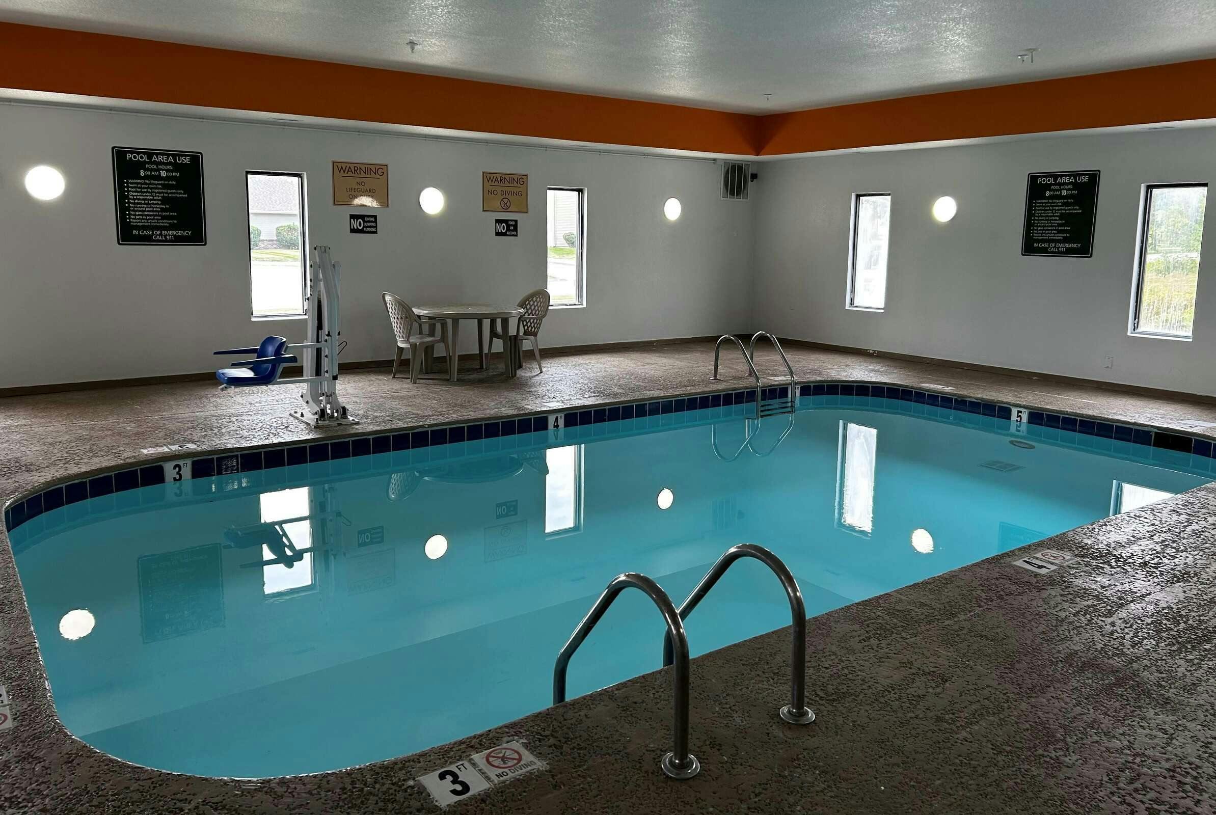 Hotel Super 8 by Wyndham Ankeny/Des Moines Area photo 5