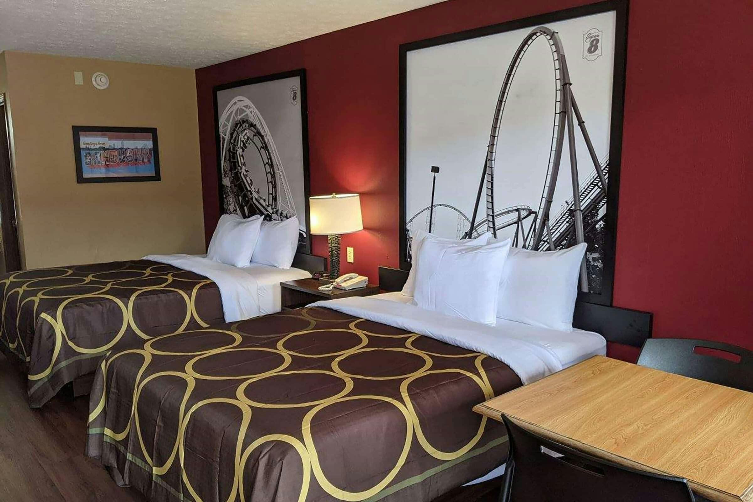 Hotel Super 8 by Wyndham Sandusky photo 4