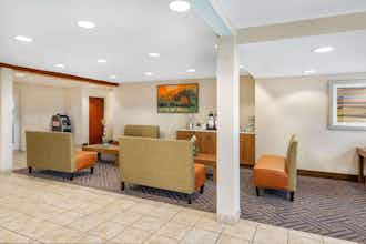 Hotel Baymont Farmington photo 4