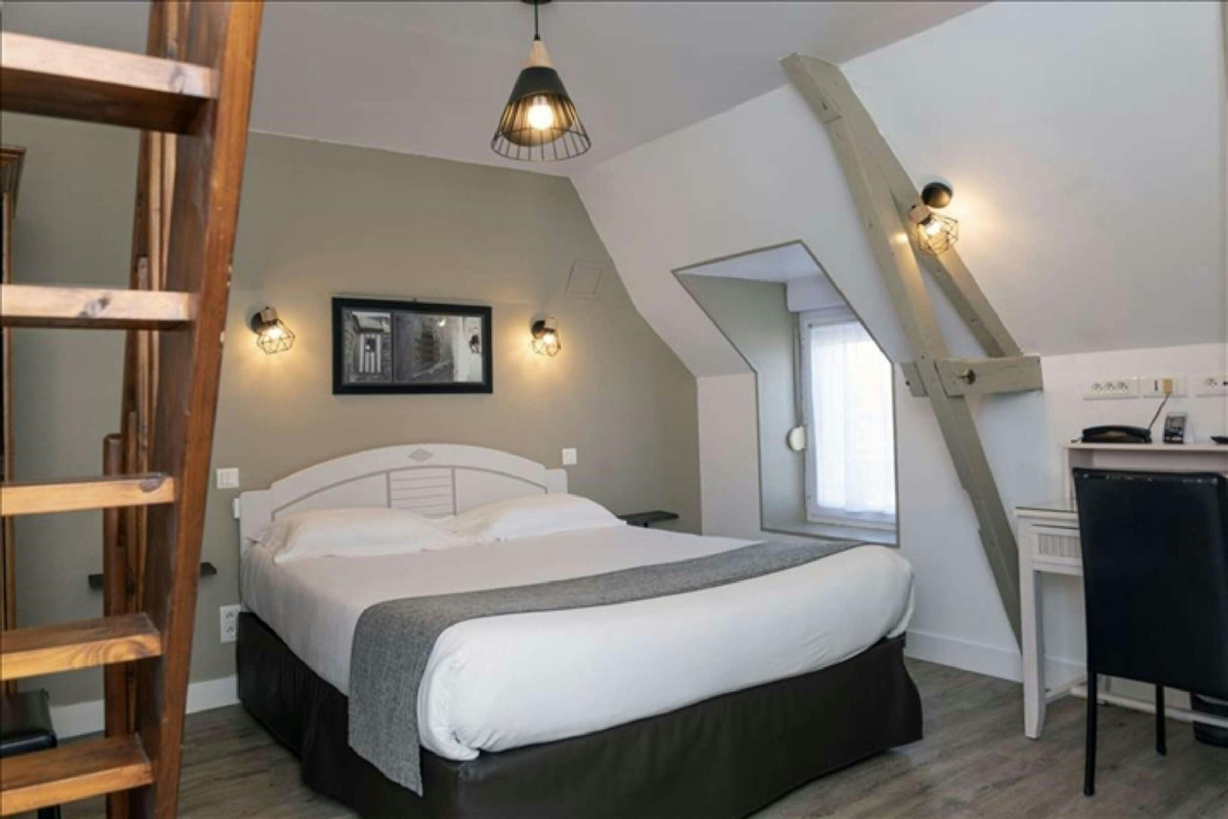 Hotel HOTEL RESTAURANT LES 13 ASSIETTES photo 3