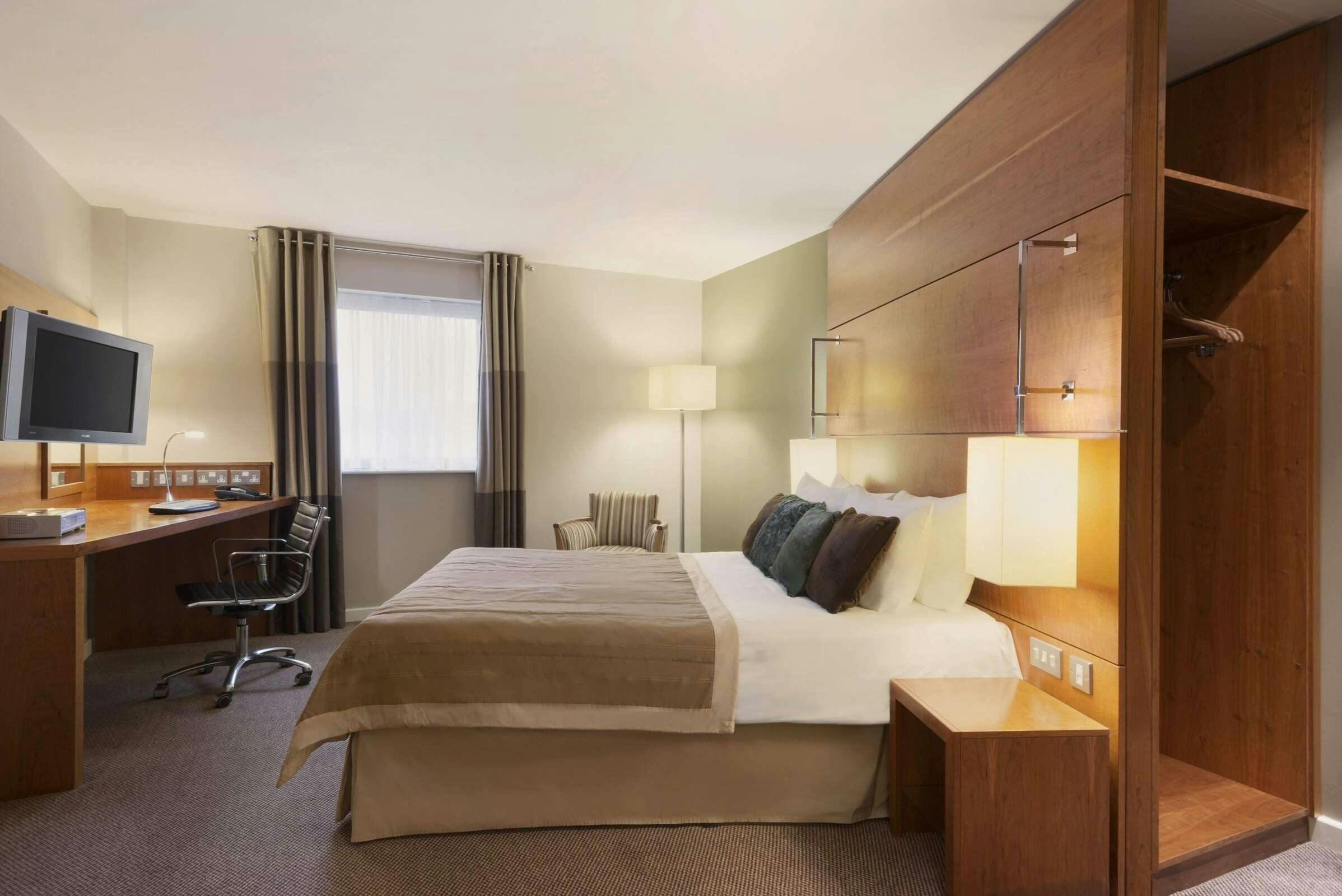 Hotel Ramada Plaza by Wyndham Wrexham photo 5