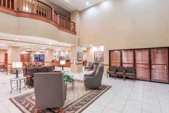Hotel Wingate by WY New Braunfels photo 2