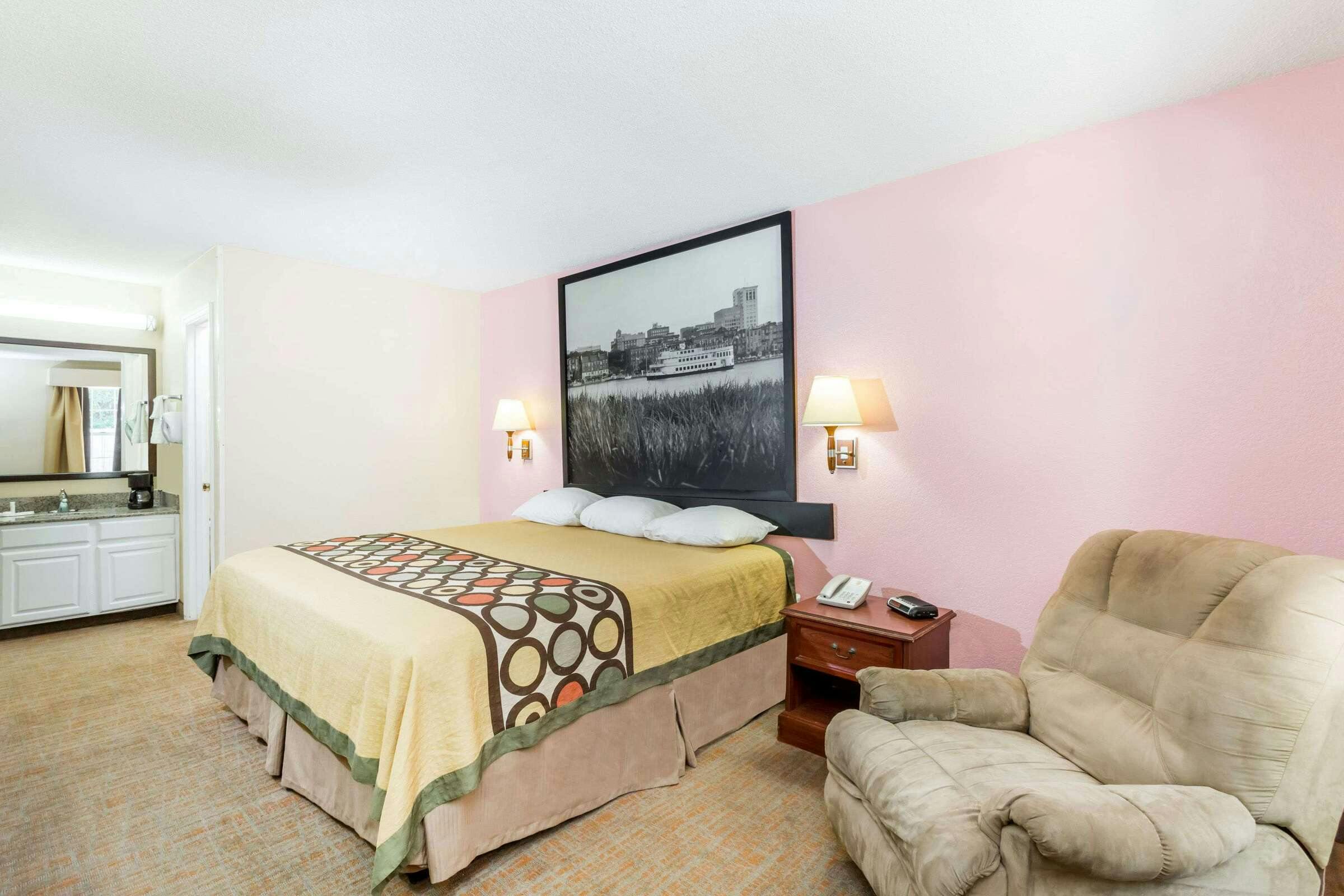 Hotel Super 8 by Wyndham Statesboro photo 4