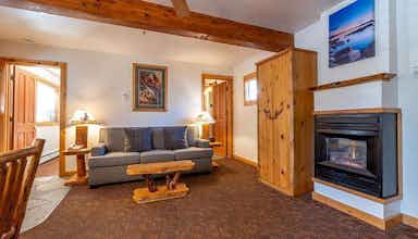 Hotel Red Wolf Lakeside Lodge photo 3