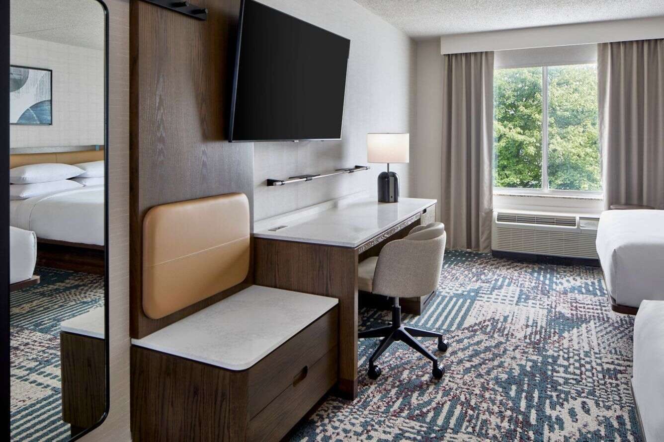 Hotel Delta by Marriott Toledo photo 2