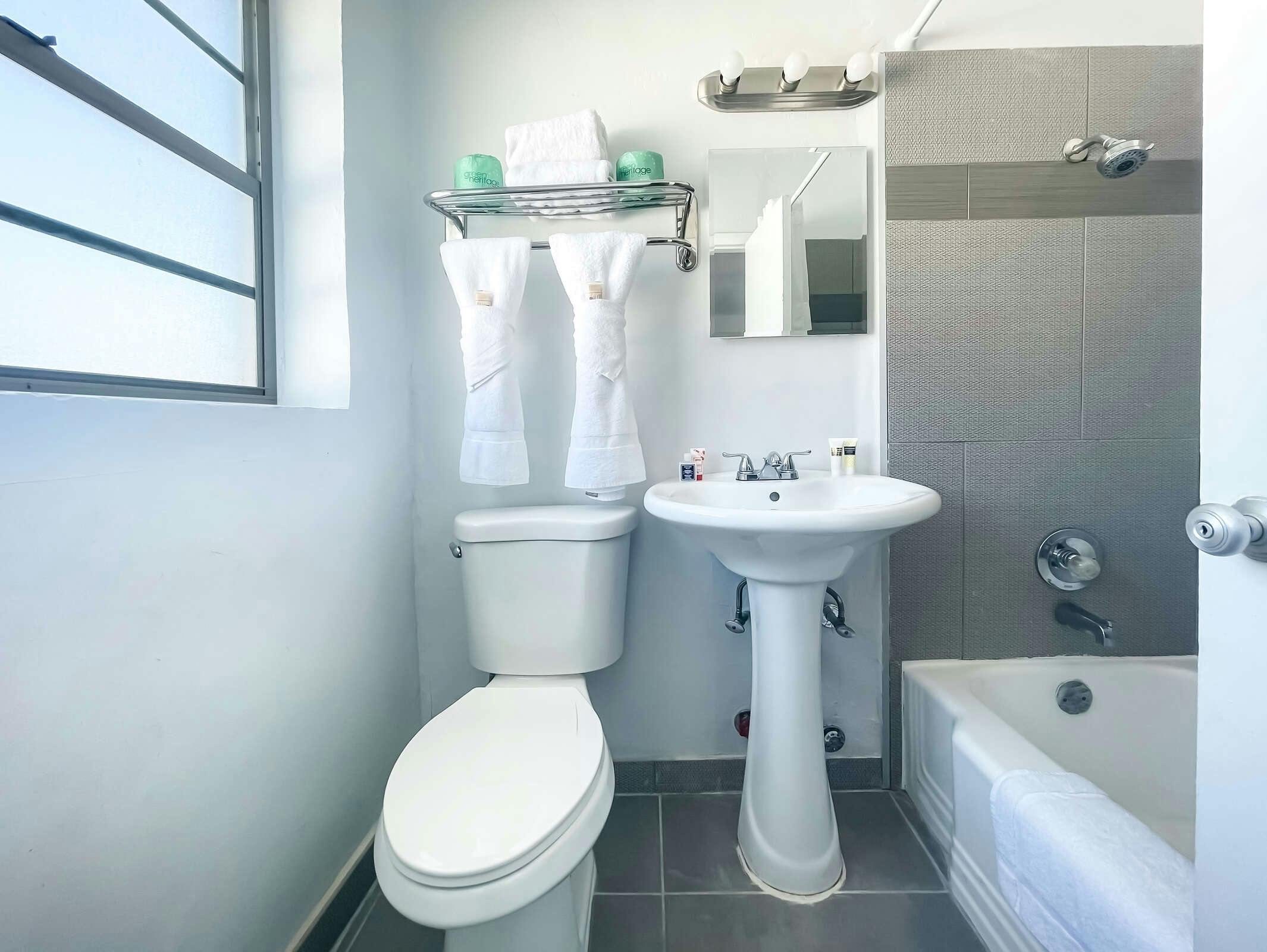 Hotel The Blue Wave photo 2