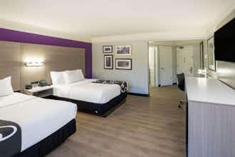 Hotel La Quinta Inn & Suites by Wyndham Birmingham Hoover photo 2