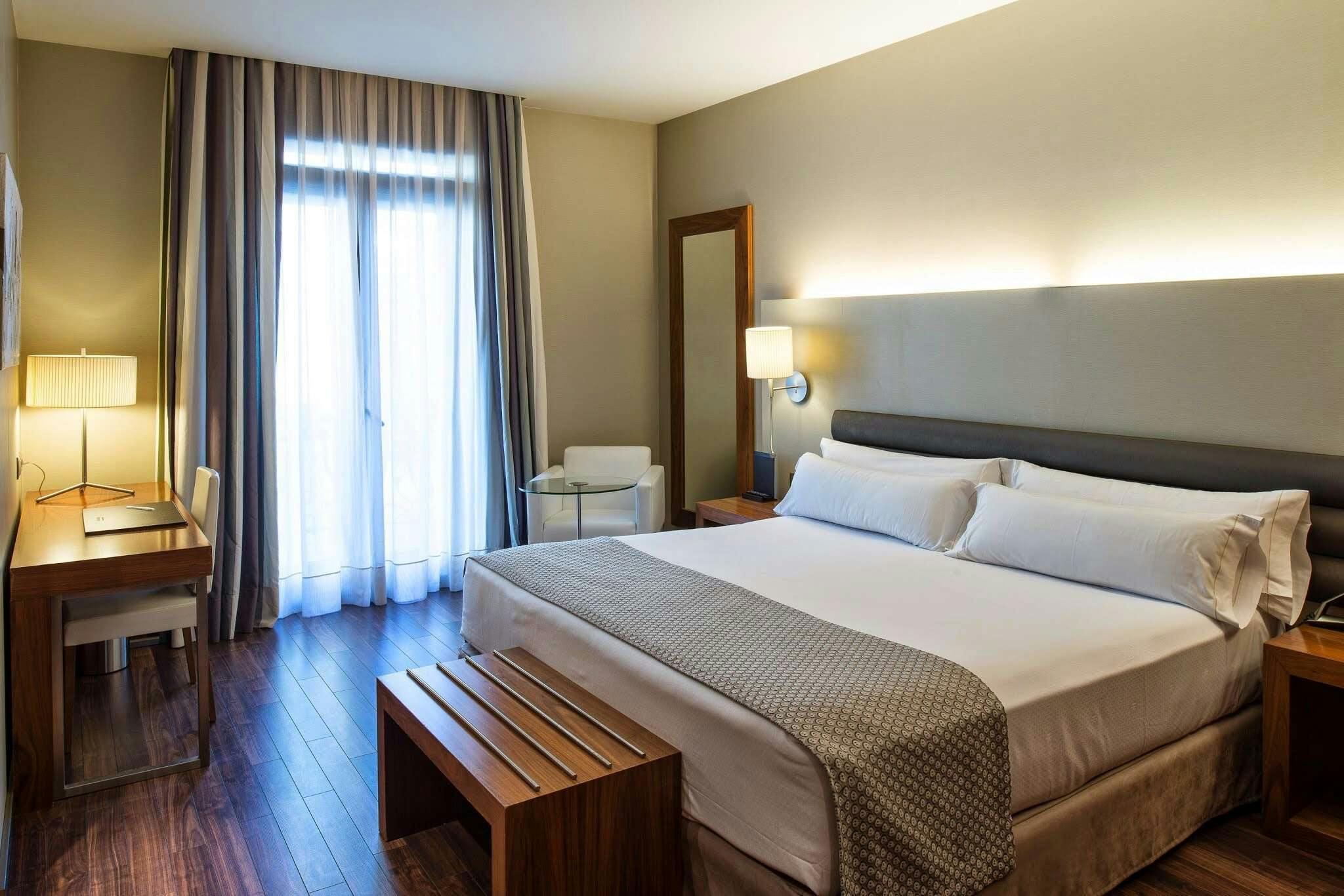 Hotel Catalonia Ramblas photo 2